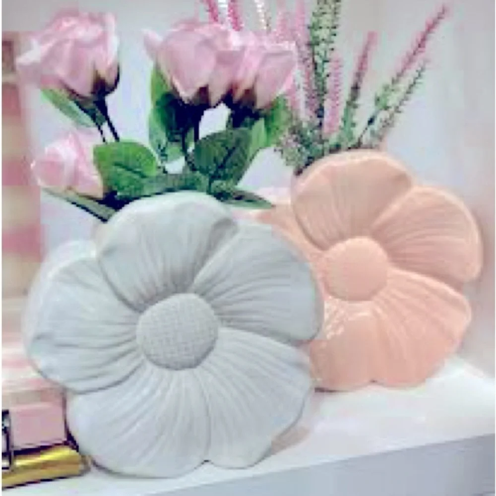 Flower Vase Ceramic NEW Perfect Size Ecru White